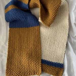 New Hand knit Merino Textured Scarf
